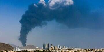 Sirens and explosions in the UAE following missile launches from Iran