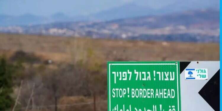 A sign on Israel's northern border. Photo: JINI/Ayal Margolin Ceasefire, with whom? Israel is caught in a Lebanese illusion