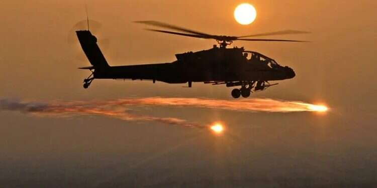 US attack helicopter crashes in Strait of Hormuz. Photo: AFP US attack helicopter crashes in Strait of Hormuz