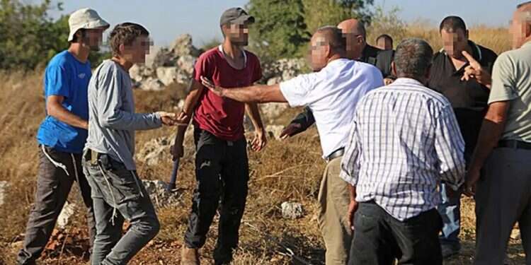 Clashes in Judea and Samaria between young Israelis and Palestinians. Photo: AFP New plan aims to integrate Hilltop Youth
