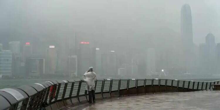 Strong winds and heavy rain as Typhoon Noul strikes southern China. Photo: The Guardian More than 715,000 evacuated, flights canceled as powerful typhoon hits China