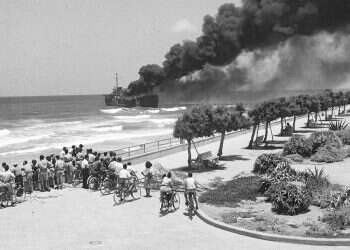 The aftermath of the standoff between the IDF and the 'Altalena' crew, which resulted in 16 deaths, off the coast of Tel Aviv, before it was sunk Sunken Irgun 'Altalena' arms ship discovered intact after 78 years