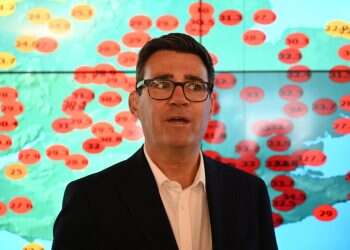 Prime Minister Andy Burnham speaks to staff at the met office during a visit on August 14, 2026 in Exeter, United Kingdom Gaffe with Trump's chief of staff: UK PM messaged impersonator for a week