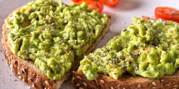 Can Eating breakfast late lead to earlier death? Scientists issue warning to late breakfast eaters