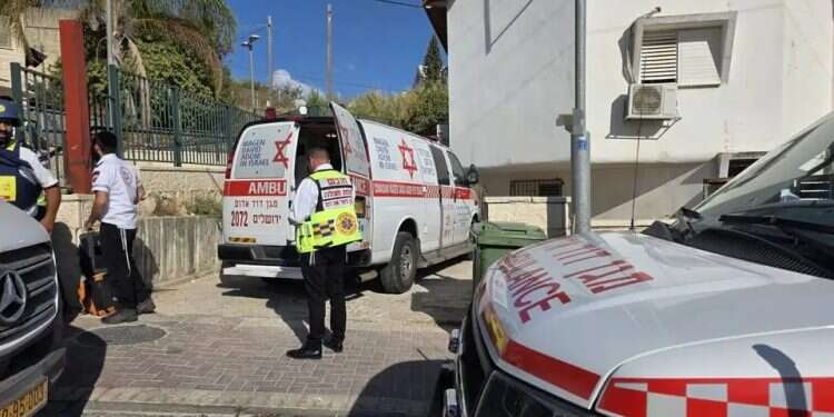 Magen David Adom emergency personnel at the scene. Photo: MDA 2 children stabbed in Beit Shemesh; mentally unstable neighbor suspected of attack