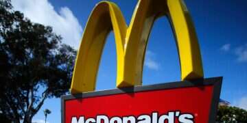 McDonald's worker suspended over 'free Palestine' rant McDonald's suspends worker after 'free Palestine' rant at Israeli customers