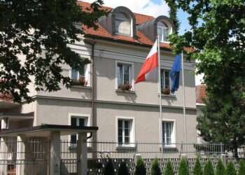 Polish diplomat seriously hurt in Ljubljana, ministry denies window fall
