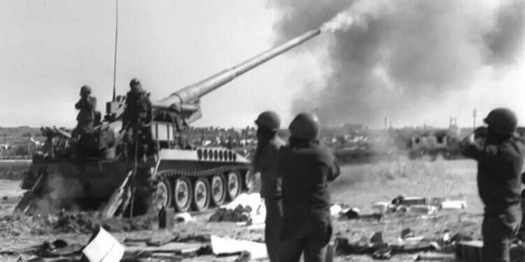 An artillery gun on the Syrian front during the Yom Kippur War. Photo: Menashe Azouri Yom Kippur War: What we learned, what we forgot