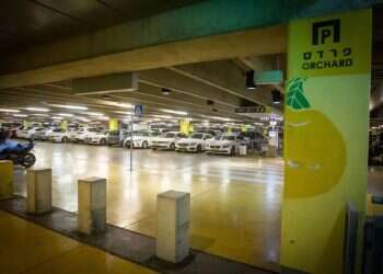 No parking at Ben Gurion Airport amid holiday rush