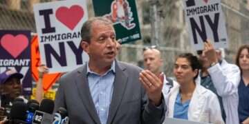 Democratic nominee Brad Lander in New York Israel detains Democratic congressional nominee Brad Lander