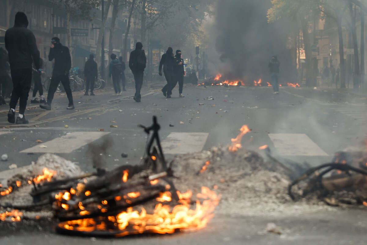 Latest In Israel Paris synagogue vandalized amid riots | Israel Hayom