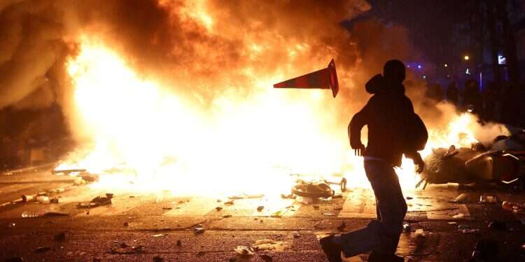 Lecornu to expand curfews nationwide as riots rattle France