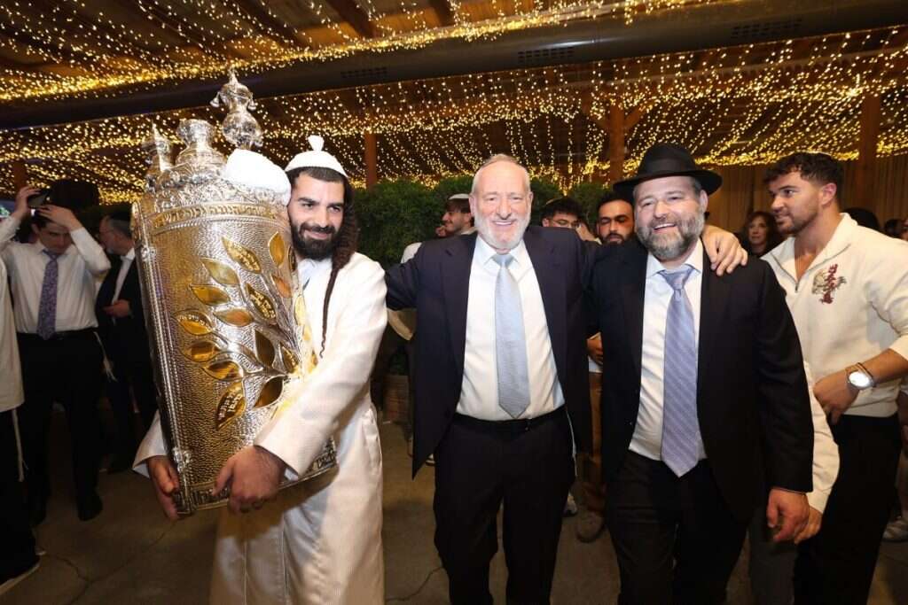 Simcha Tora Nova survivors dance with Torah three years after October 7 | Israel Hayom