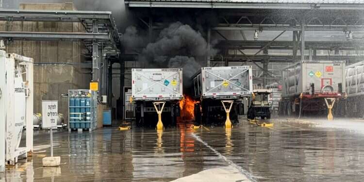 The fire at the Intel plant in Kiryat Gat on Oct. 14, 2026 Israel's Intel plant explosion: 3 seriously injured