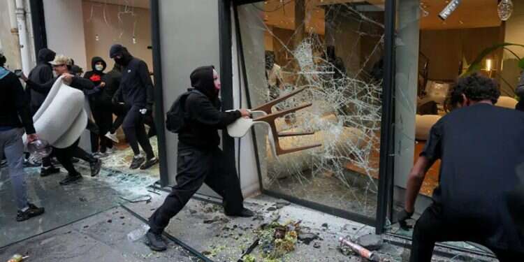 Not just Gucci and Prada; in Italy they loot a little differently