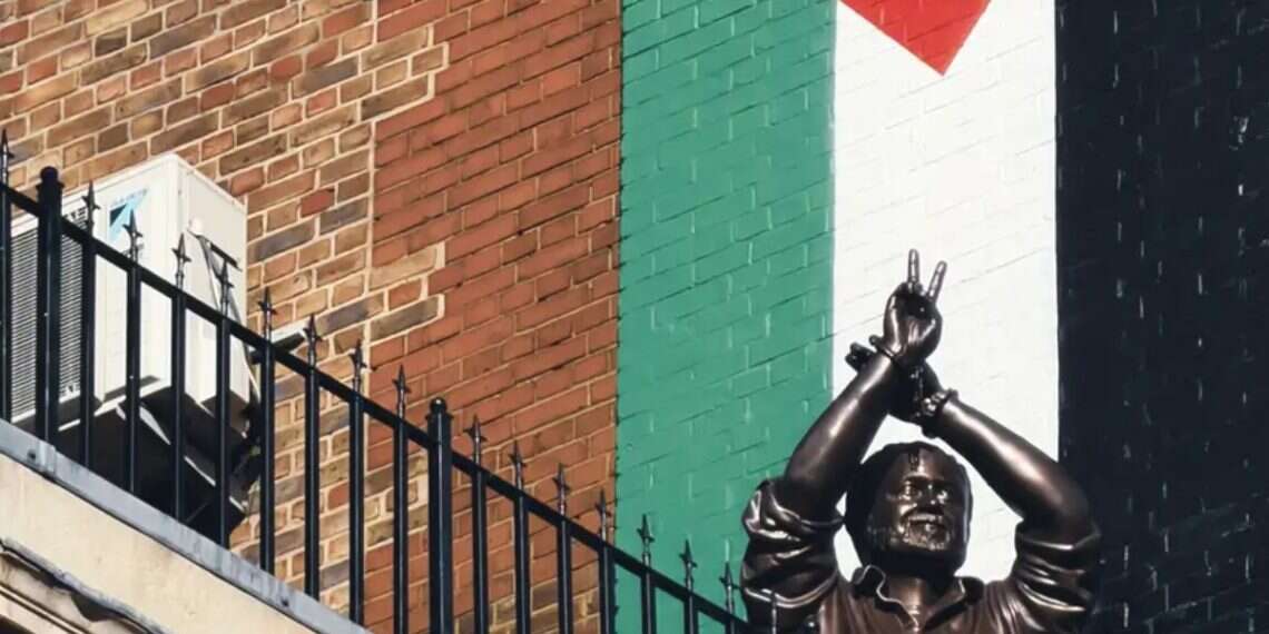 Statue of Barghouti at Palestine House Statue of convicted terrorist Marwan Barghouti placed on London roof