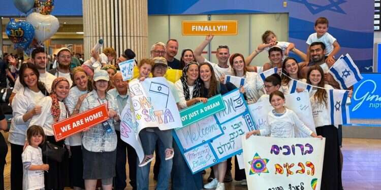 An emotional full-circle moment at Ben Gurion Airport as new olim arrive in Israel Five years in Israel: the frustrations, fadichot and fashlot