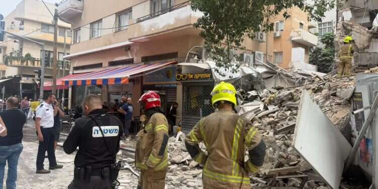 Search efforts underway after Tel Aviv residential site suffers partial collapse